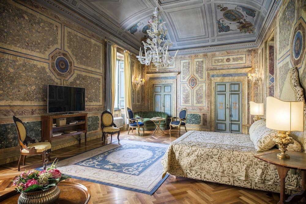 Residenza Napoleone Iii Bed and breakfast 4*